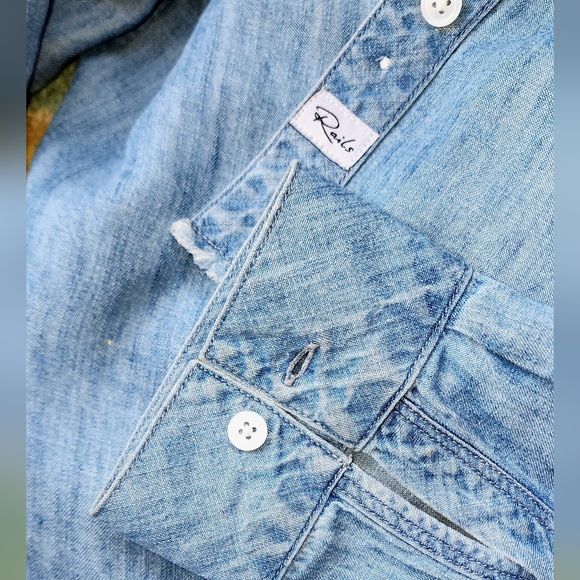 RAILS Ingrid Raw-edge, chambray, sz small, long sleeve, denim, blue, reg $178 - Picture 6 of 11